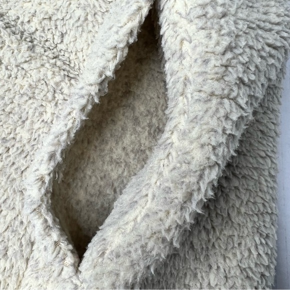 LUCY Hatha Sherpa Fleece Vest Beige Cream Women's Size M - Picture 11 of 16